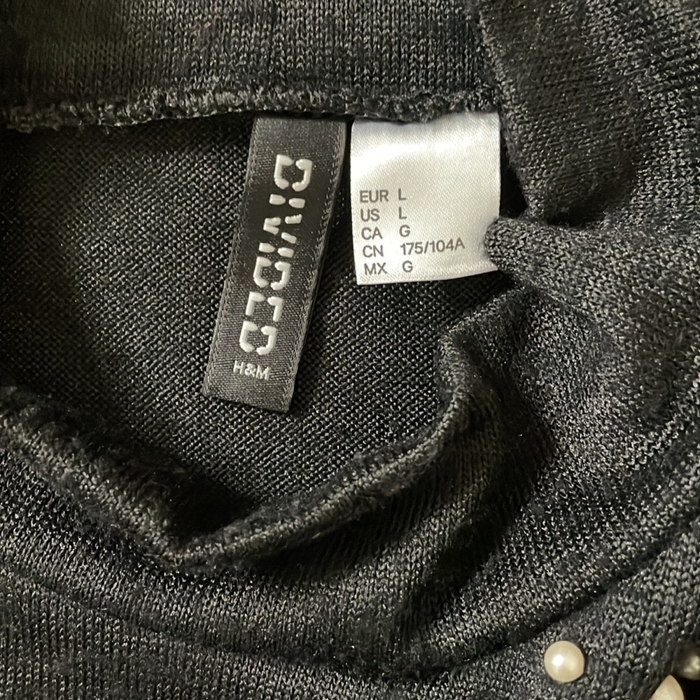 H&M Sweater - Picture 4 of 6